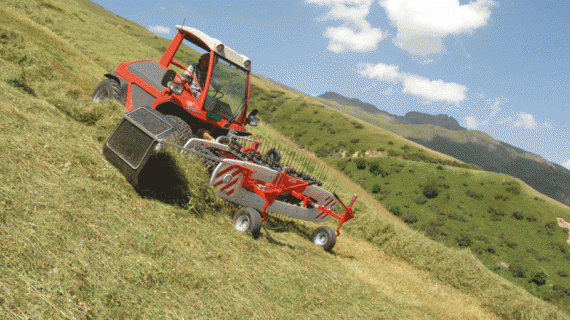 Implement carriers for steep slopes